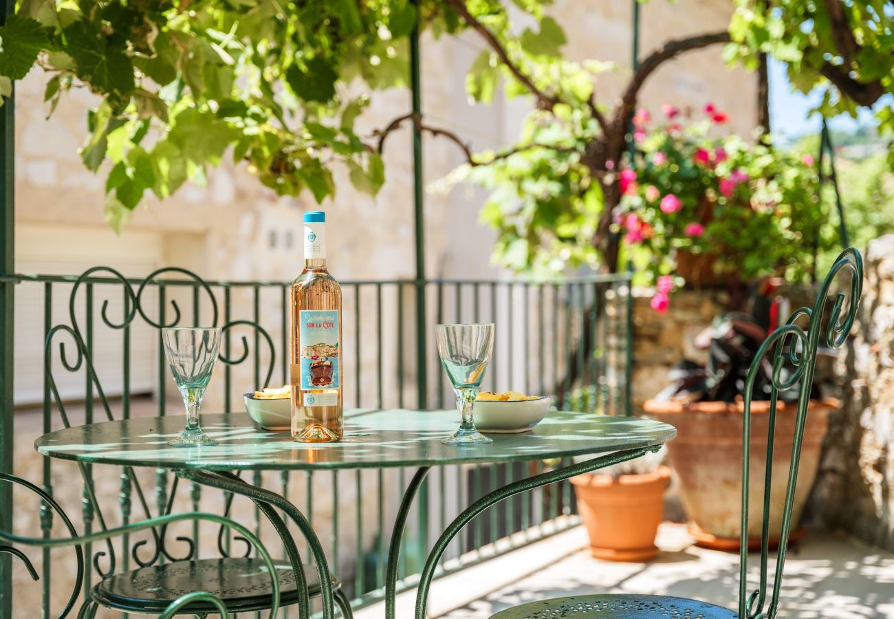 Apartment in Tourrettes-sur-Loup - APT LA FONTAINE