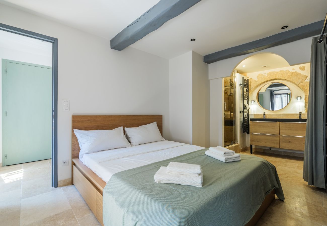 Apartment in Tourrettes-sur-Loup - APT LA FONTAINE