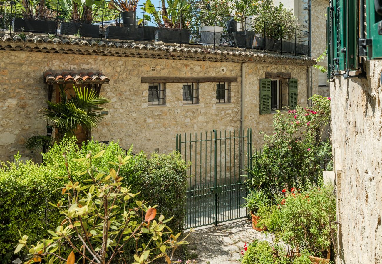 Apartment in Tourrettes-sur-Loup - APT LA FONTAINE