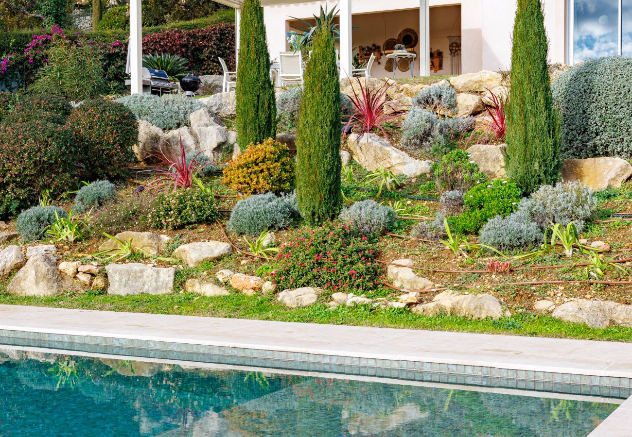 Villa in Tourrettes-sur-Loup - VILLA DU ROUCASSET