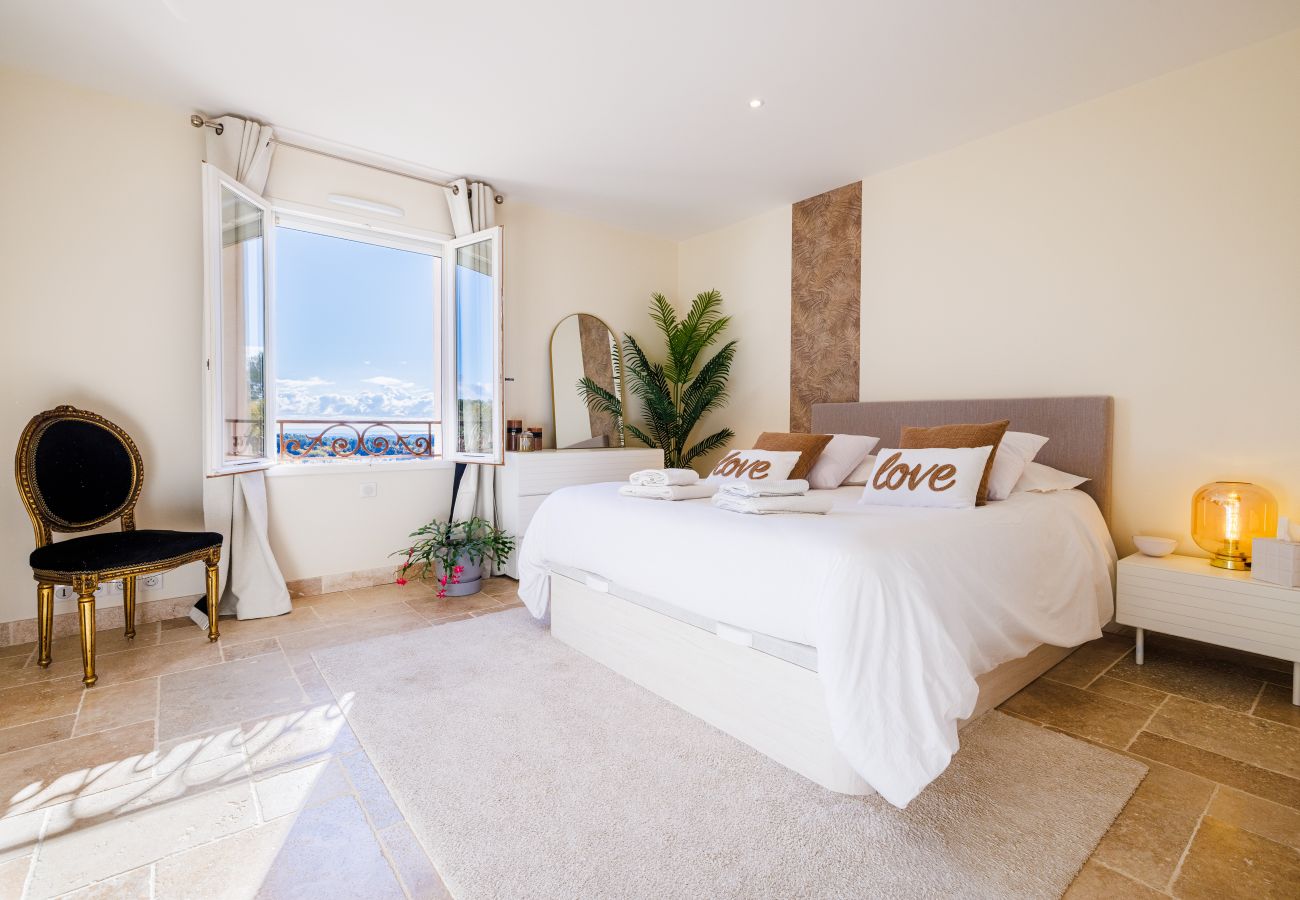 Villa in Tourrettes-sur-Loup - VILLA DU ROUCASSET