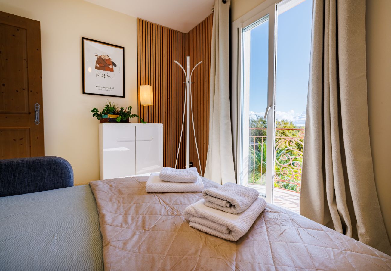 Villa in Tourrettes-sur-Loup - VILLA DU ROUCASSET