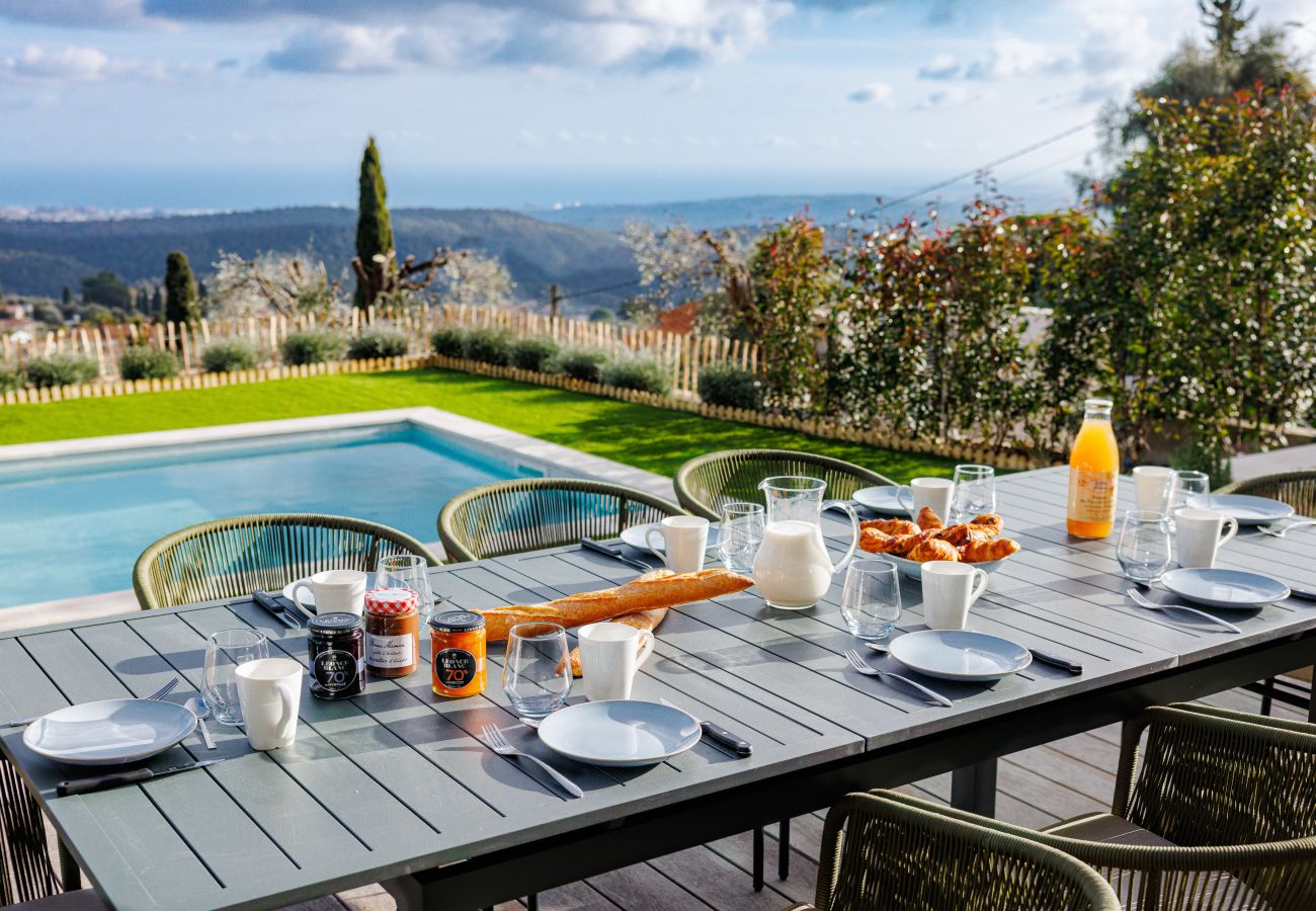 Villa in Tourrettes-sur-Loup - VILLA LE SOLEIL BLEU
