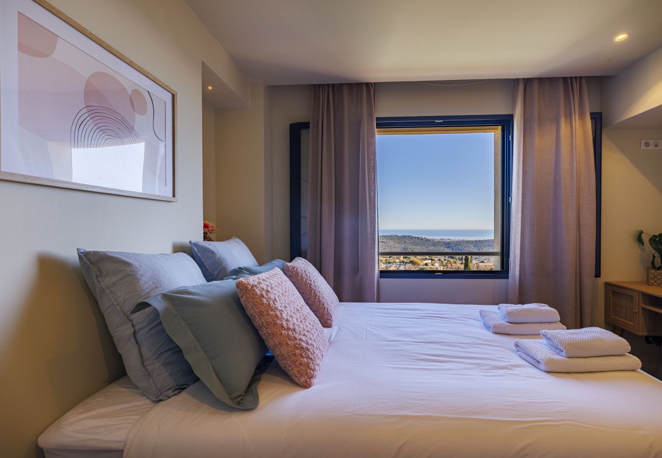 Villa in Tourrettes-sur-Loup - VILLA LE SOLEIL BLEU