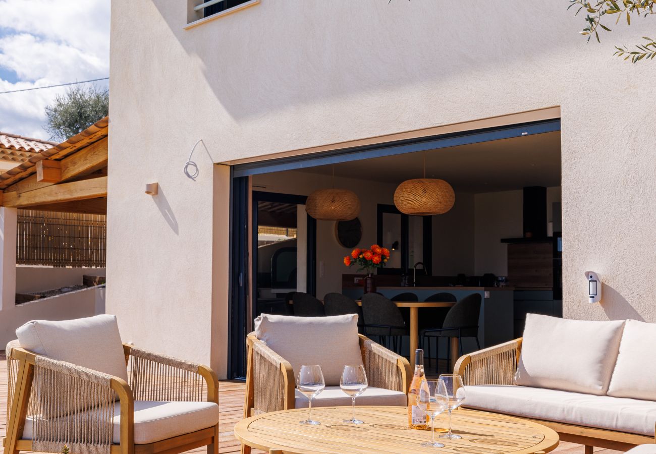 Villa in Tourrettes-sur-Loup - VILLA LE SOLEIL BLEU