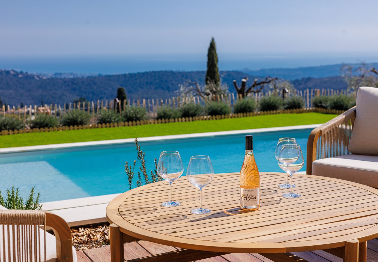 Villa in Tourrettes-sur-Loup - VILLA LE SOLEIL BLEU