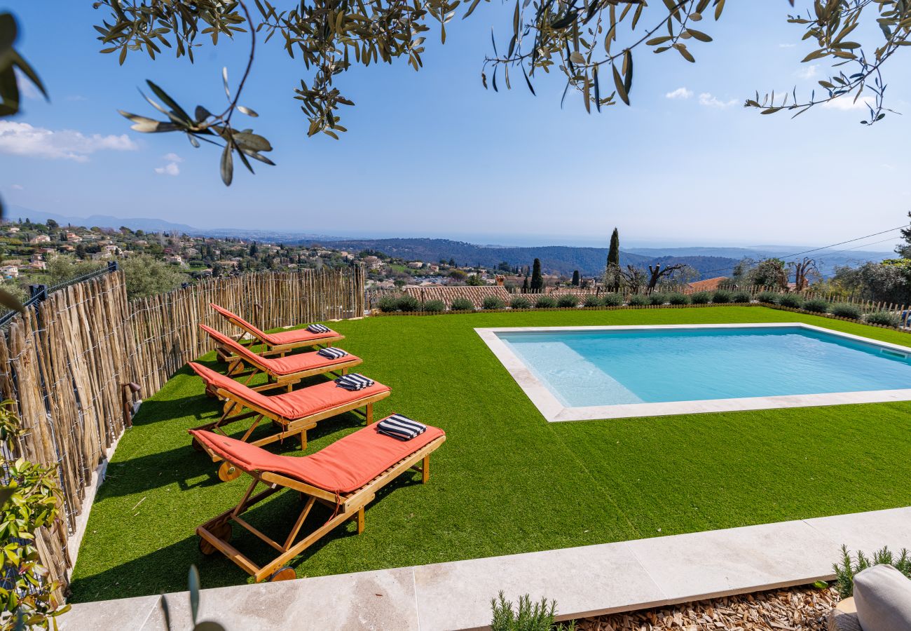 Villa in Tourrettes-sur-Loup - VILLA LE SOLEIL BLEU