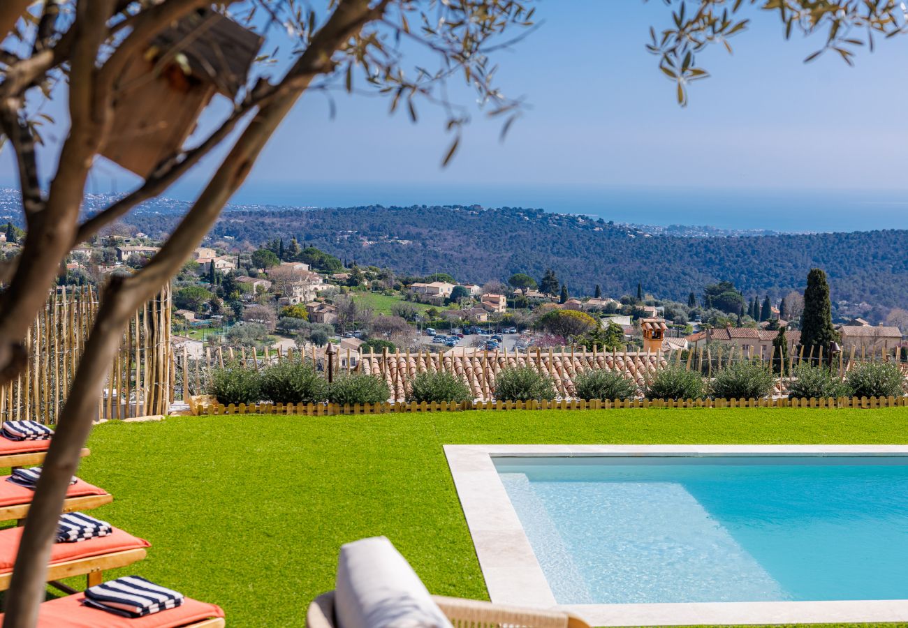 Villa in Tourrettes-sur-Loup - VILLA LE SOLEIL BLEU