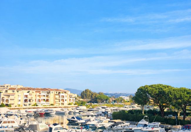 Apartment in Mandelieu-la-Napoule - APT LE MASTERS