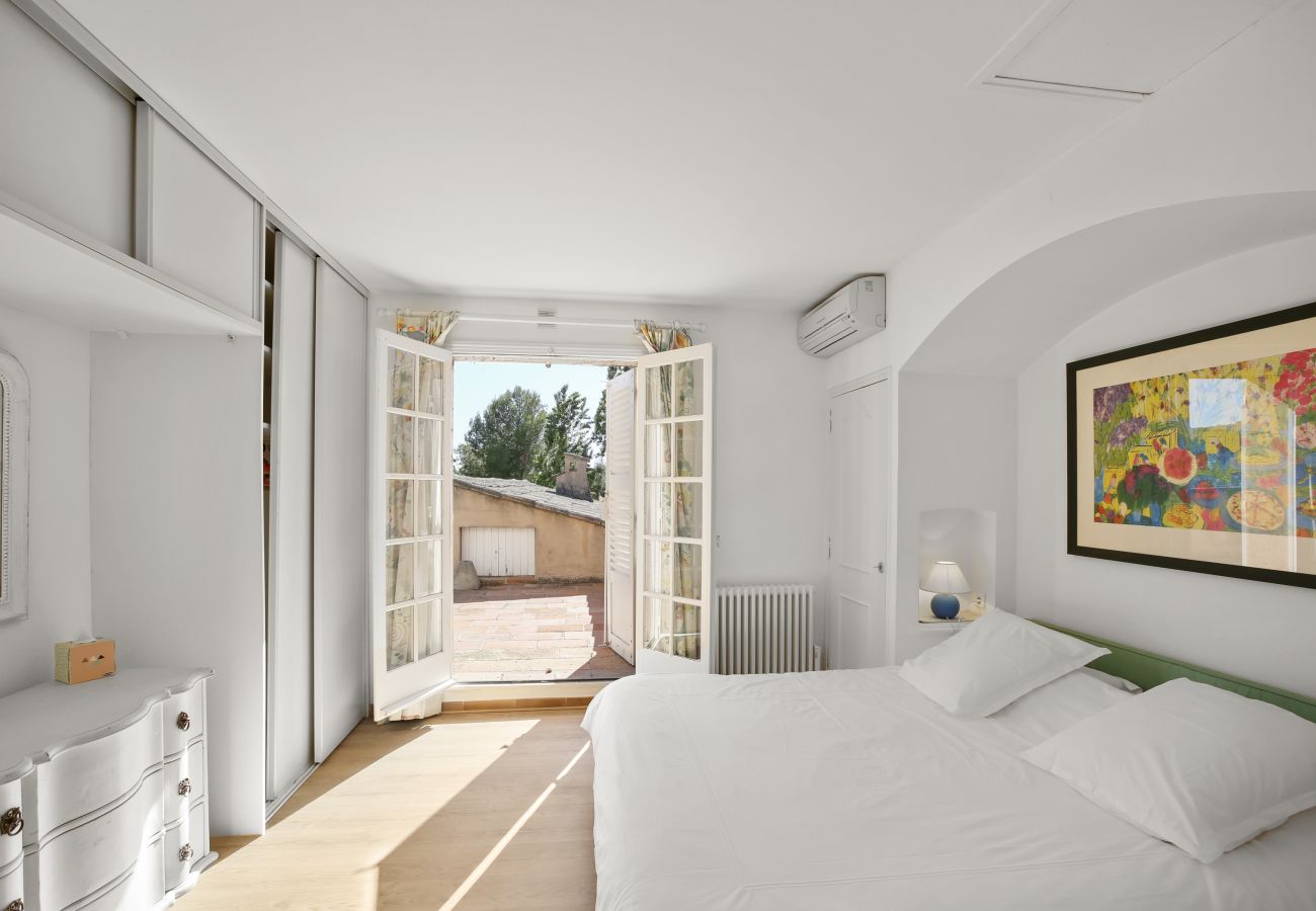 Villa in Tourrettes-sur-Loup - VILLA LES BERGUIERES