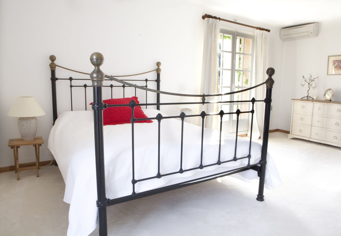 Villa in Tourrettes-sur-Loup - VILLA LES BERGUIERES