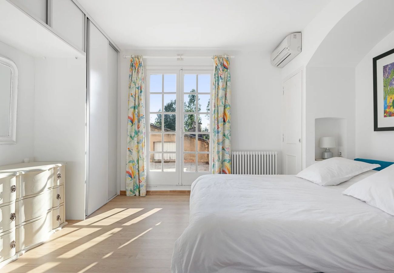 Villa in Tourrettes-sur-Loup - VILLA LES BERGUIERES