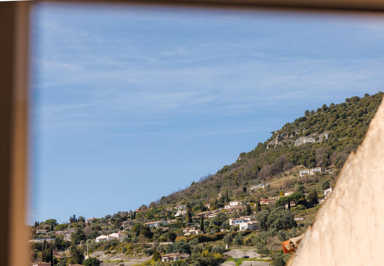 Apartment in Tourrettes-sur-Loup - APT LE FRENE