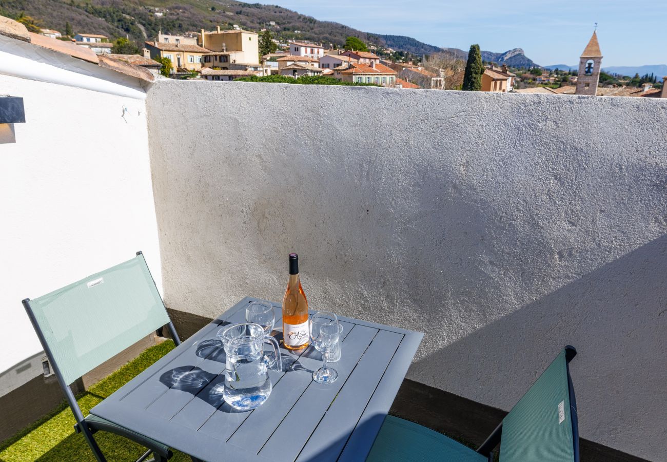 Apartment in Tourrettes-sur-Loup - APT LE FRENE