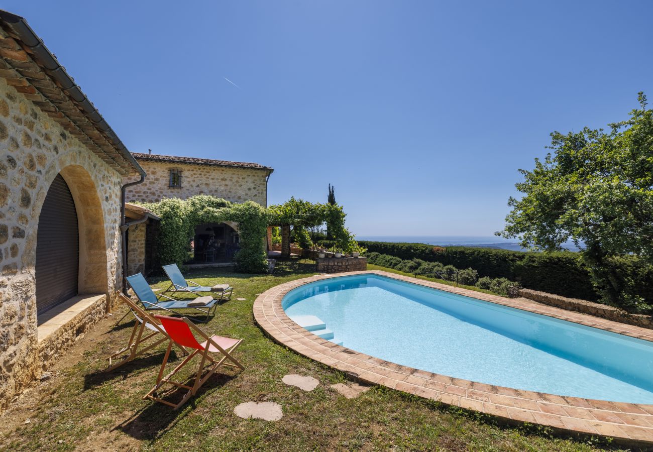 Villa in Tourrettes-sur-Loup - LE PRE NEUF