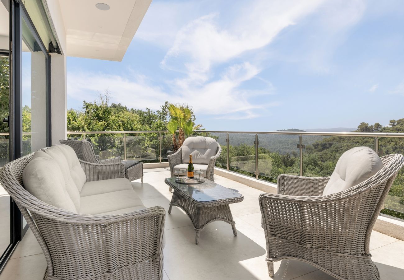 Villa in Tourretes sur Loup - VILLA DAR NORA