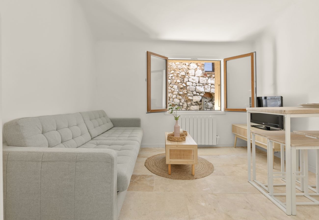 Apartment in Tourrettes-sur-Loup - APT DU BREC