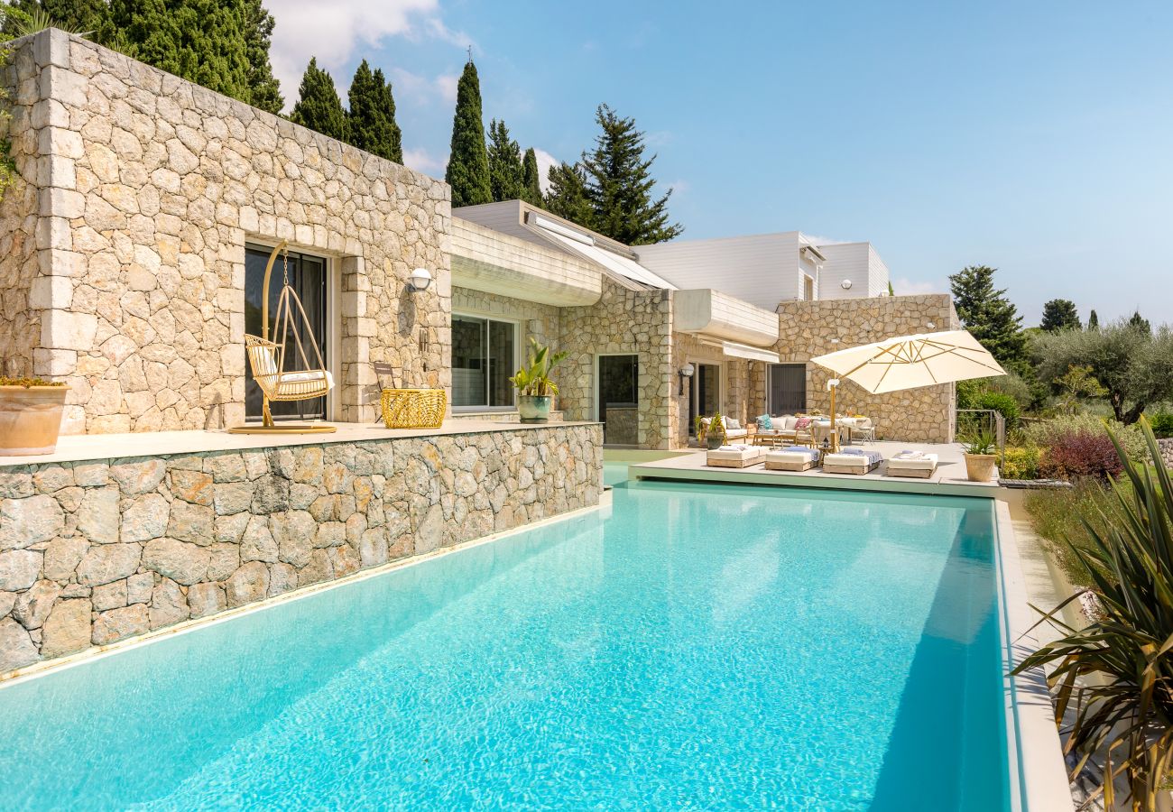 Villa in Grasse - CASA PIEDRA