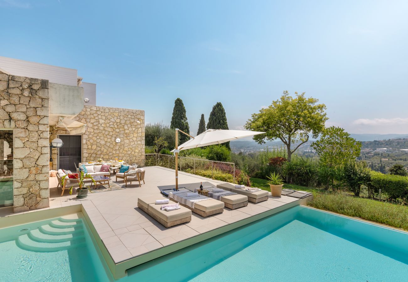 Villa in Grasse - CASA PIEDRA