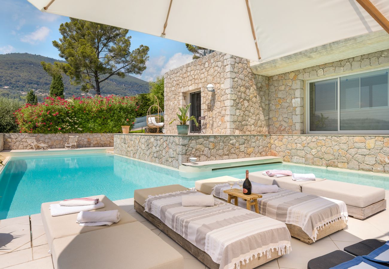 Villa in Grasse - CASA PIEDRA
