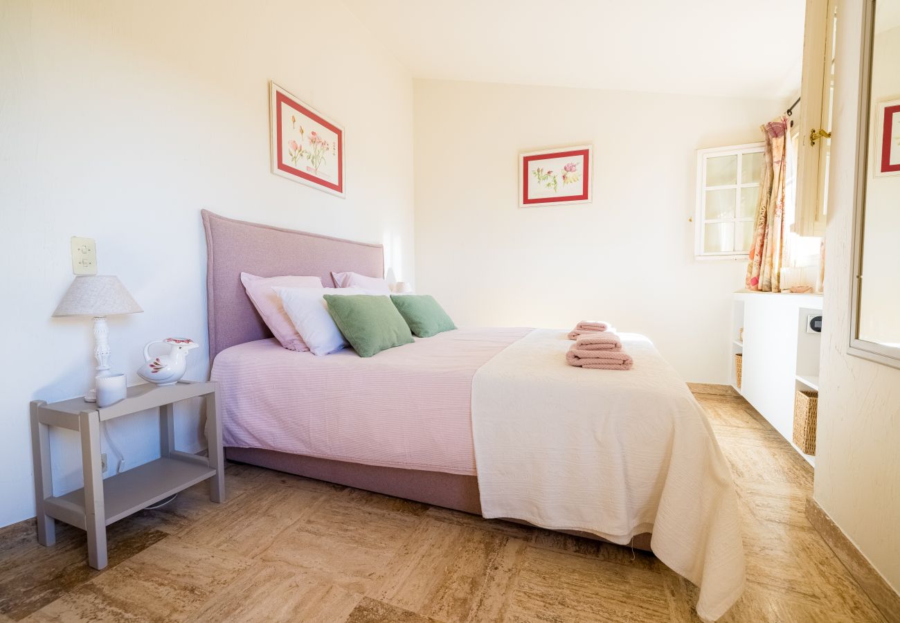 Villa in Tourrettes-sur-Loup - LA ROCHE D'OR