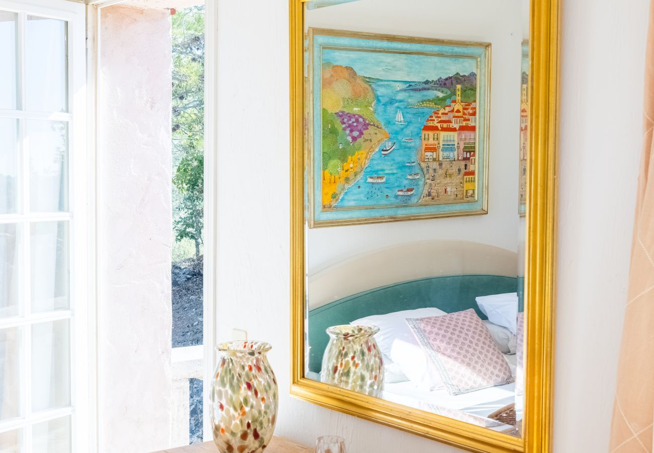 Villa in Tourrettes-sur-Loup - LA ROCHE D'OR