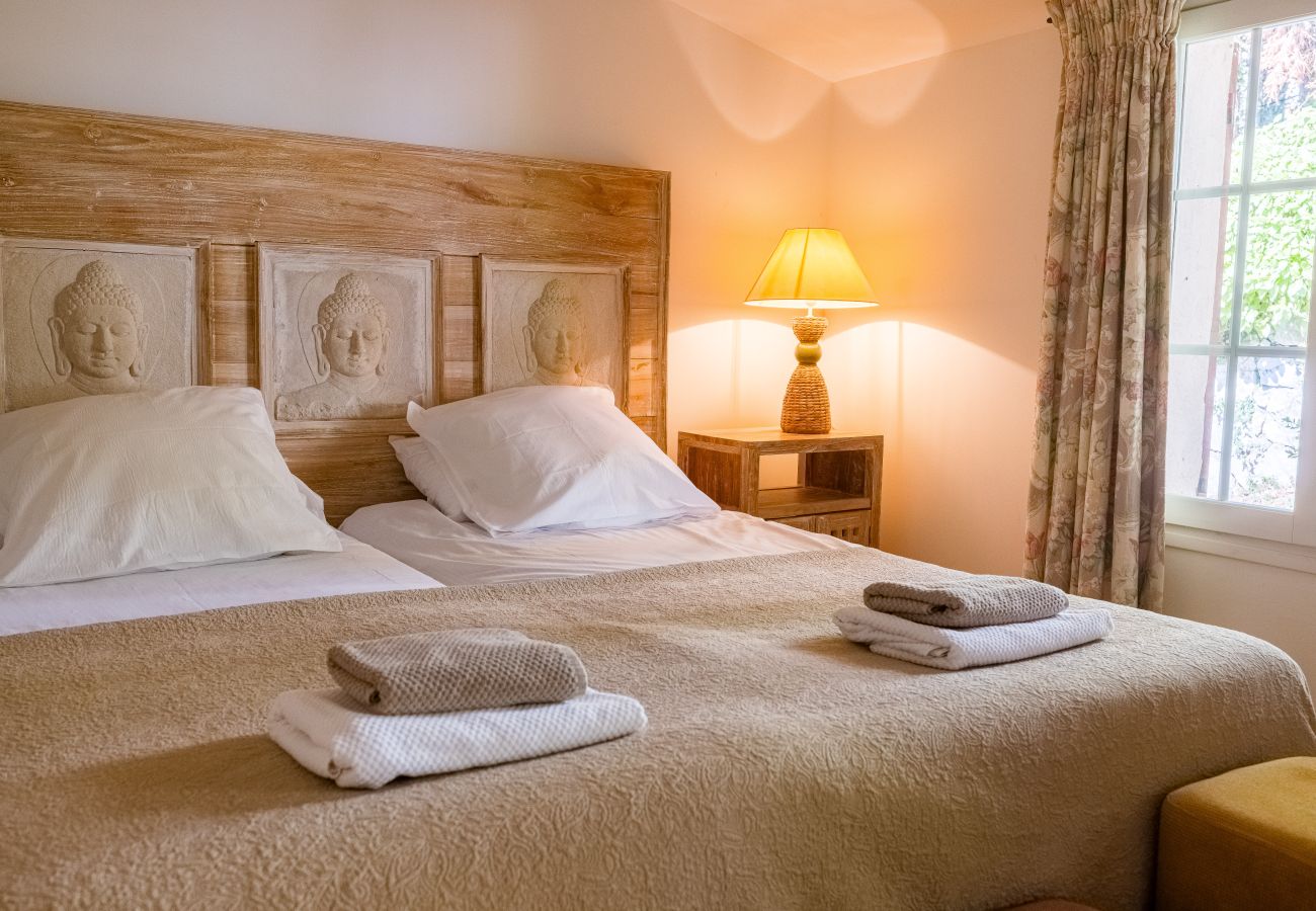 Villa in Tourrettes-sur-Loup - LA ROCHE D'OR