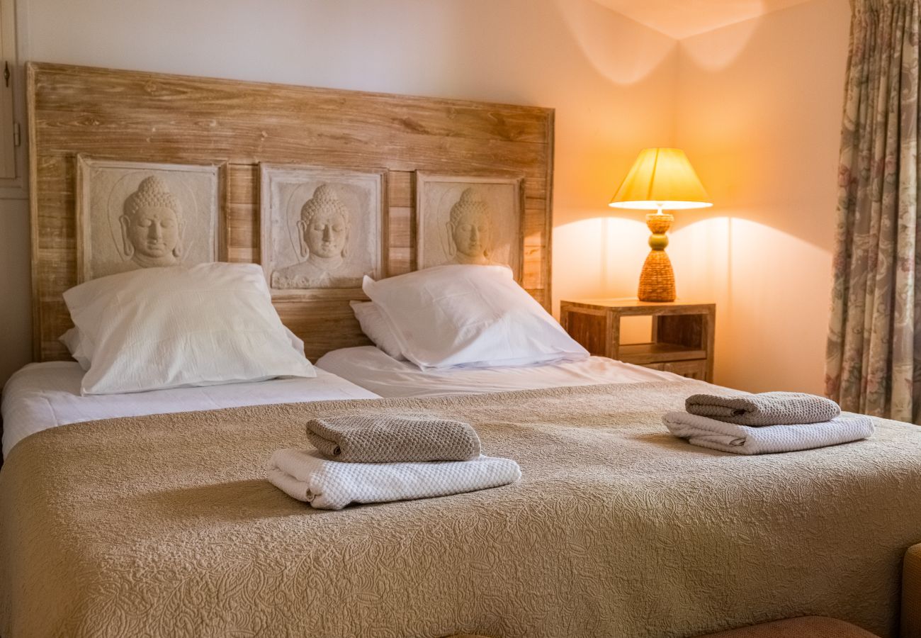 Villa in Tourrettes-sur-Loup - LA ROCHE D'OR