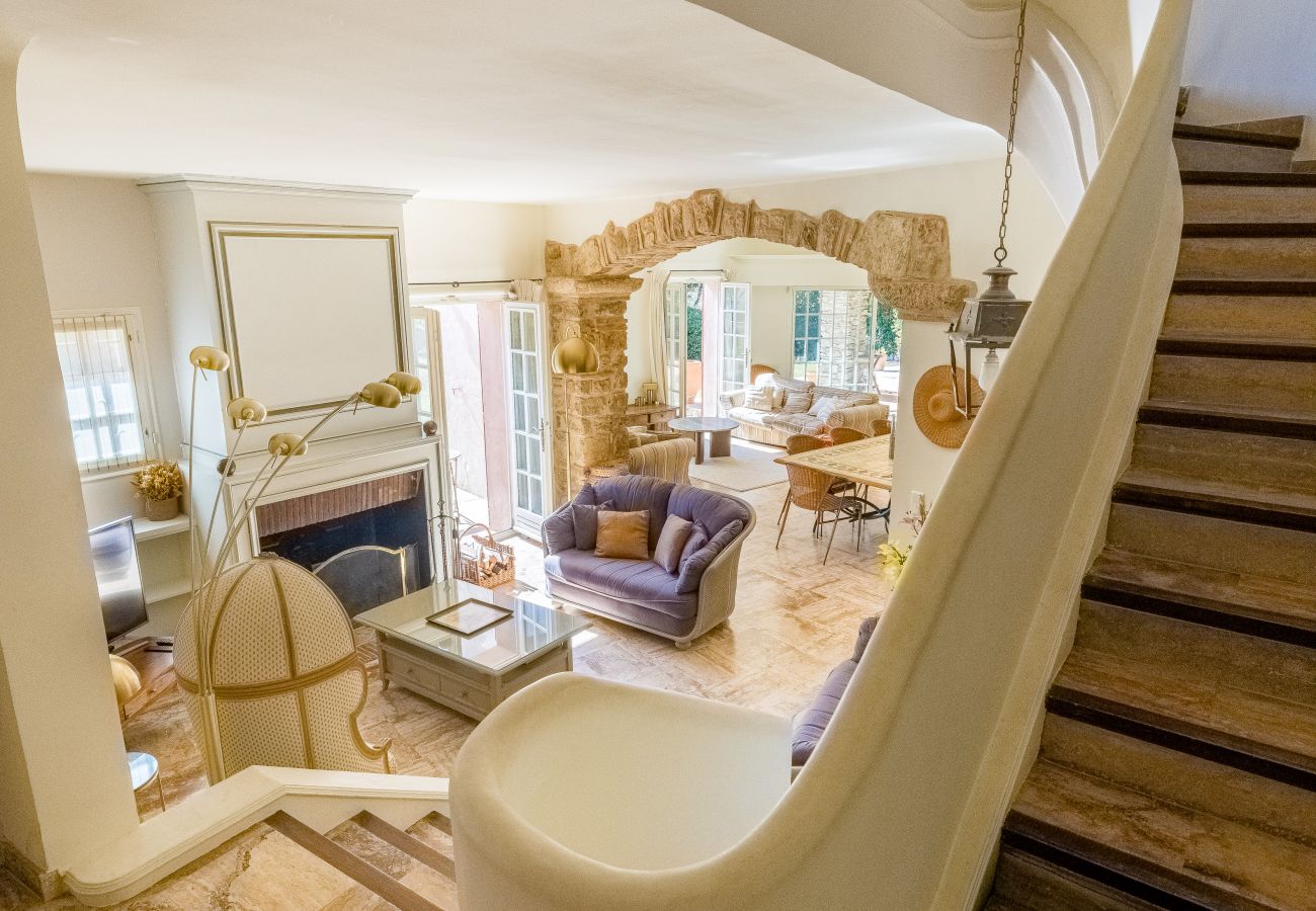 Villa in Tourrettes-sur-Loup - LA ROCHE D'OR