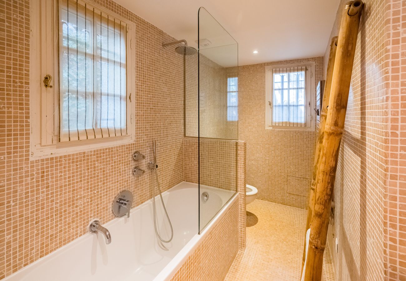 Villa in Tourrettes-sur-Loup - LA ROCHE D'OR