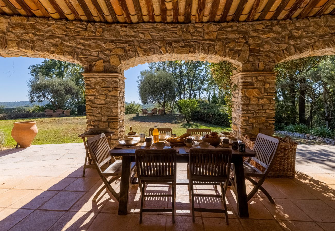 Villa in Tourrettes-sur-Loup - LA ROCHE D'OR