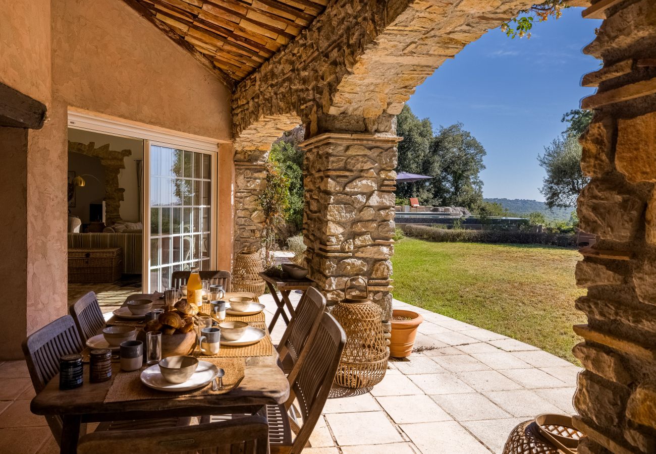 Villa in Tourrettes-sur-Loup - LA ROCHE D'OR