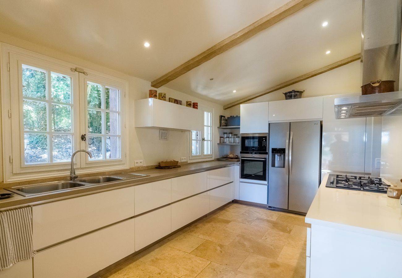 Villa in Tourrettes-sur-Loup - LA ROCHE D'OR