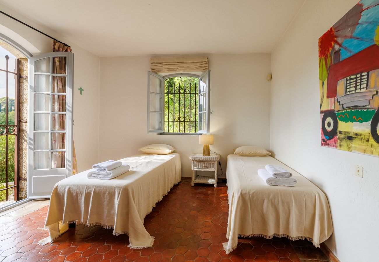 Villa in Saint Paul de Vence - VILLA GARDE TEMPS