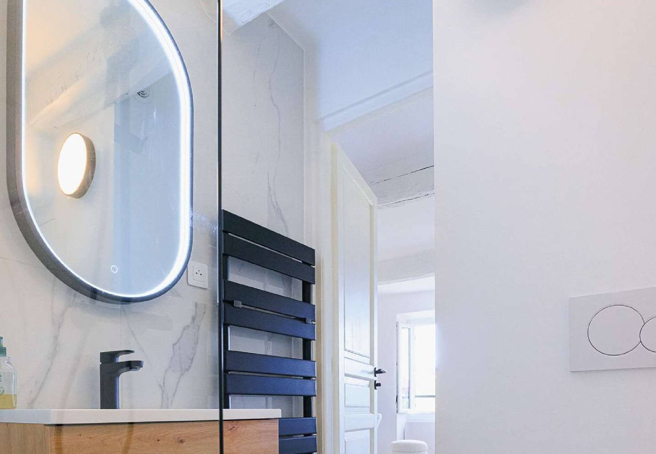 Appartement à Tourrettes-sur-Loup - APT LIBERATION