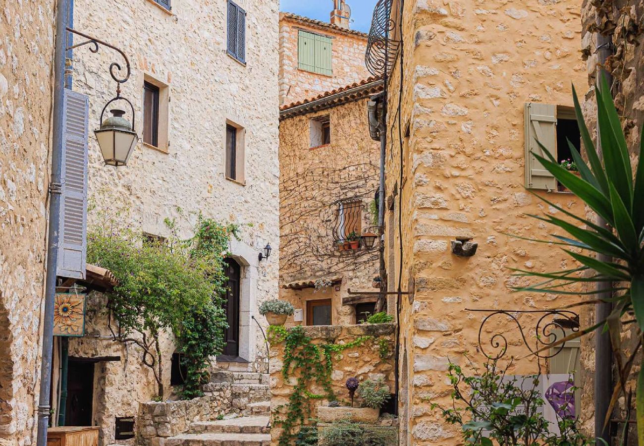 Appartement à Tourrettes-sur-Loup - APT LIBERATION
