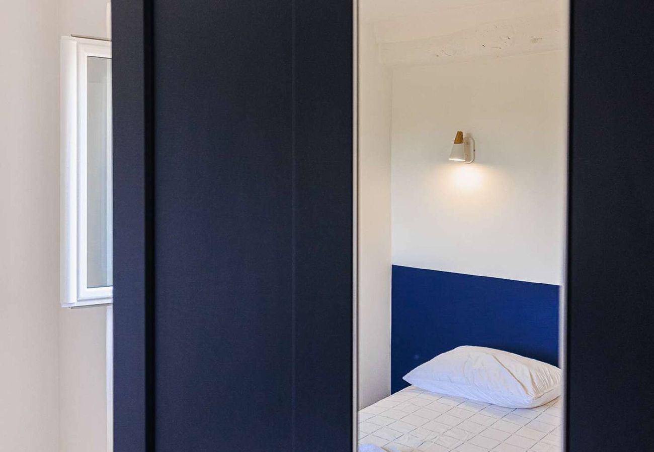 Appartement à Tourrettes-sur-Loup - APT LIBERATION