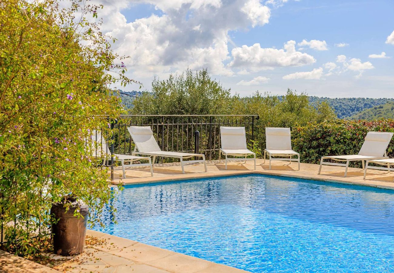 Maison à Tourrettes-sur-Loup - VILLA AQUI