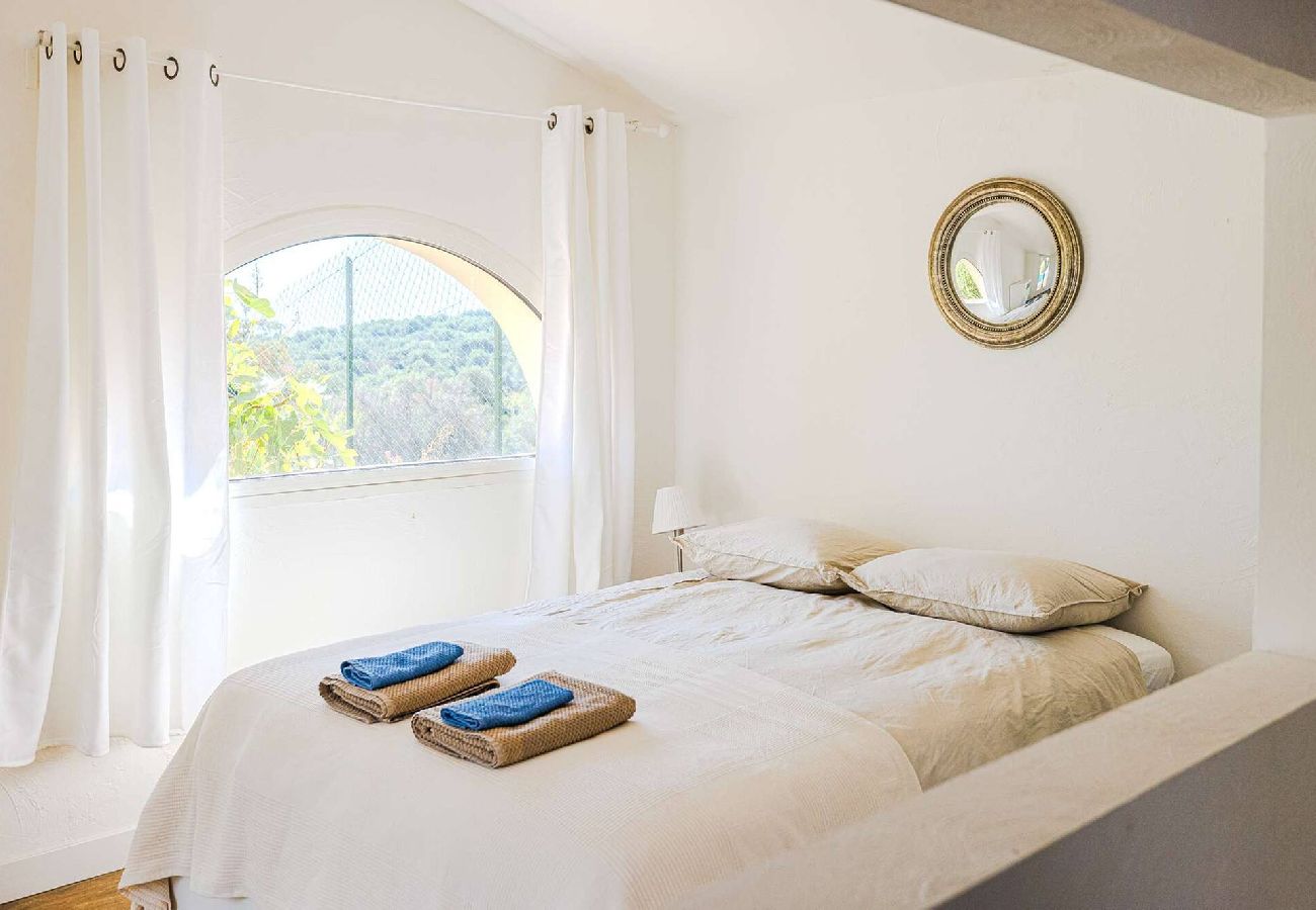 Maison à Tourrettes-sur-Loup - VILLA AQUI