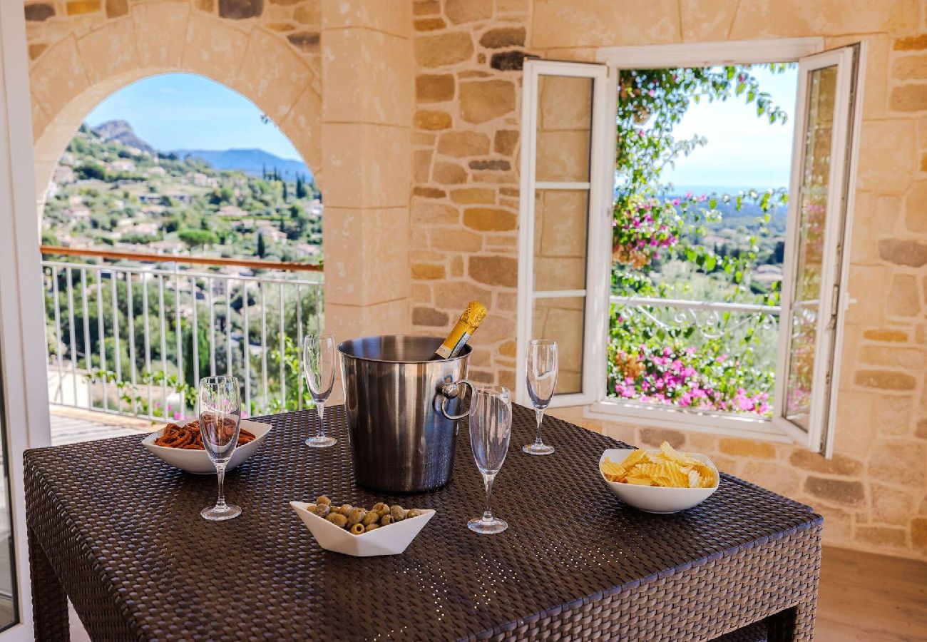 Maison à Tourrettes-sur-Loup - LE MAS D´AZUR