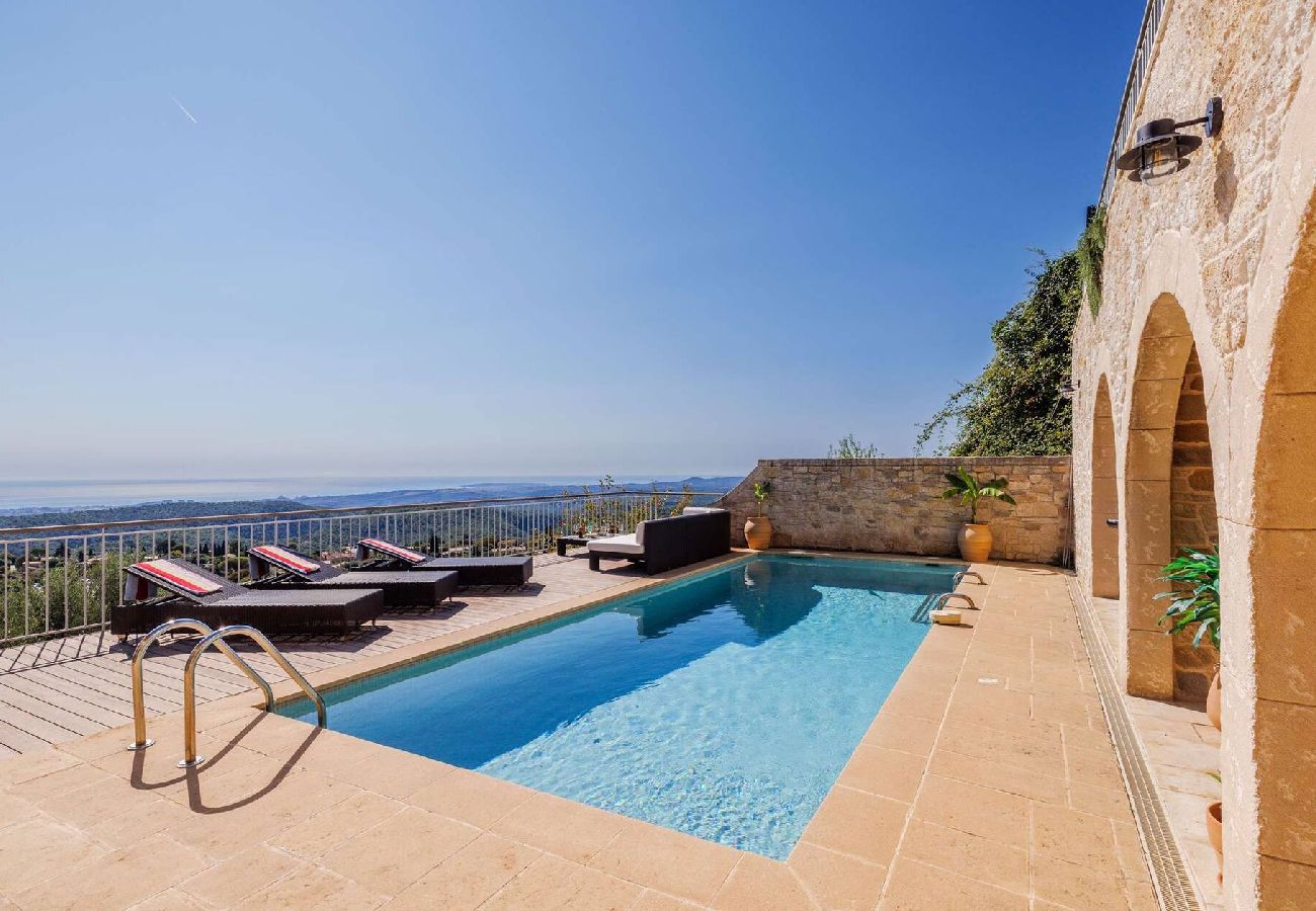 Maison à Tourrettes-sur-Loup - LE MAS D´AZUR