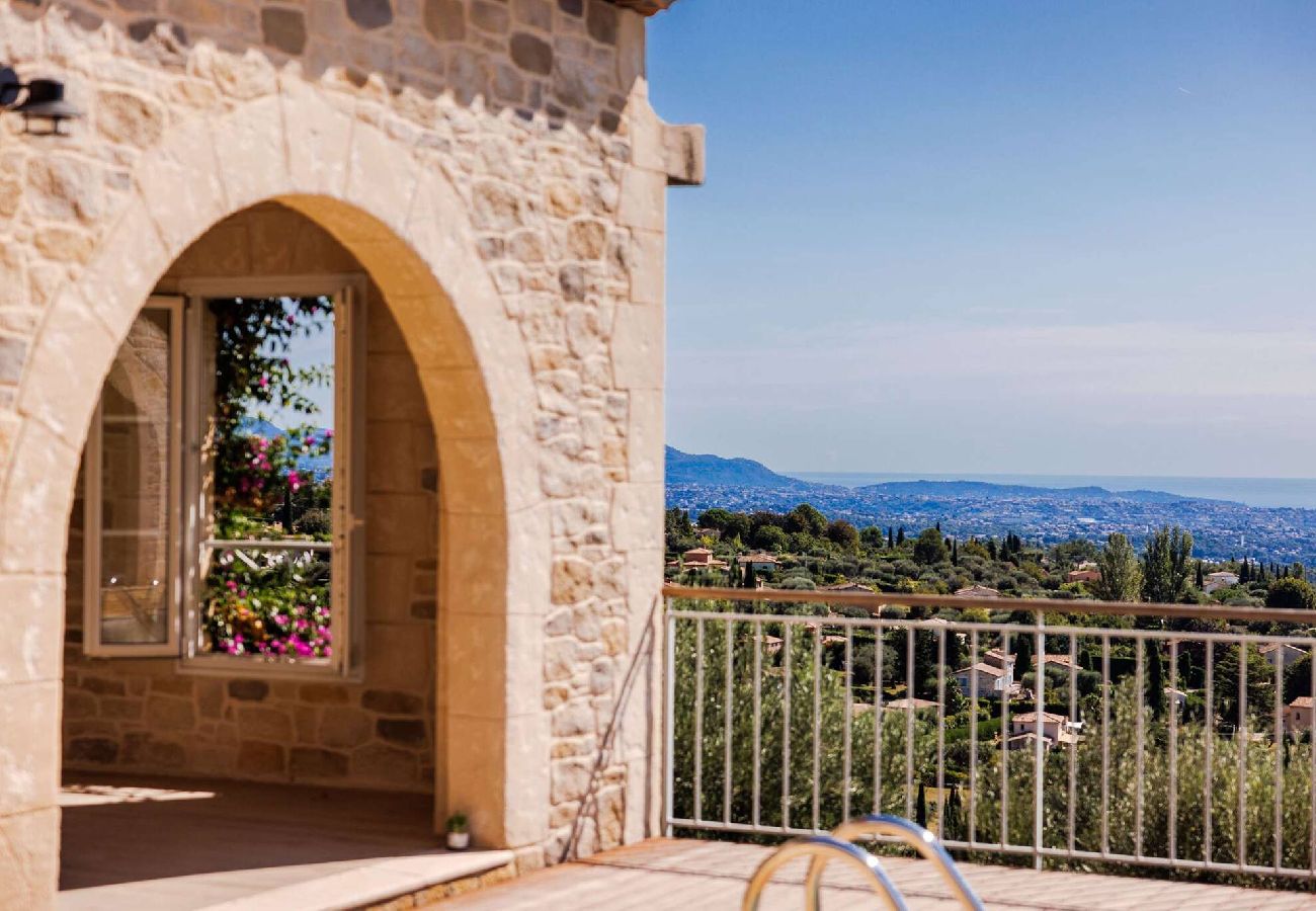 Maison à Tourrettes-sur-Loup - LE MAS D´AZUR