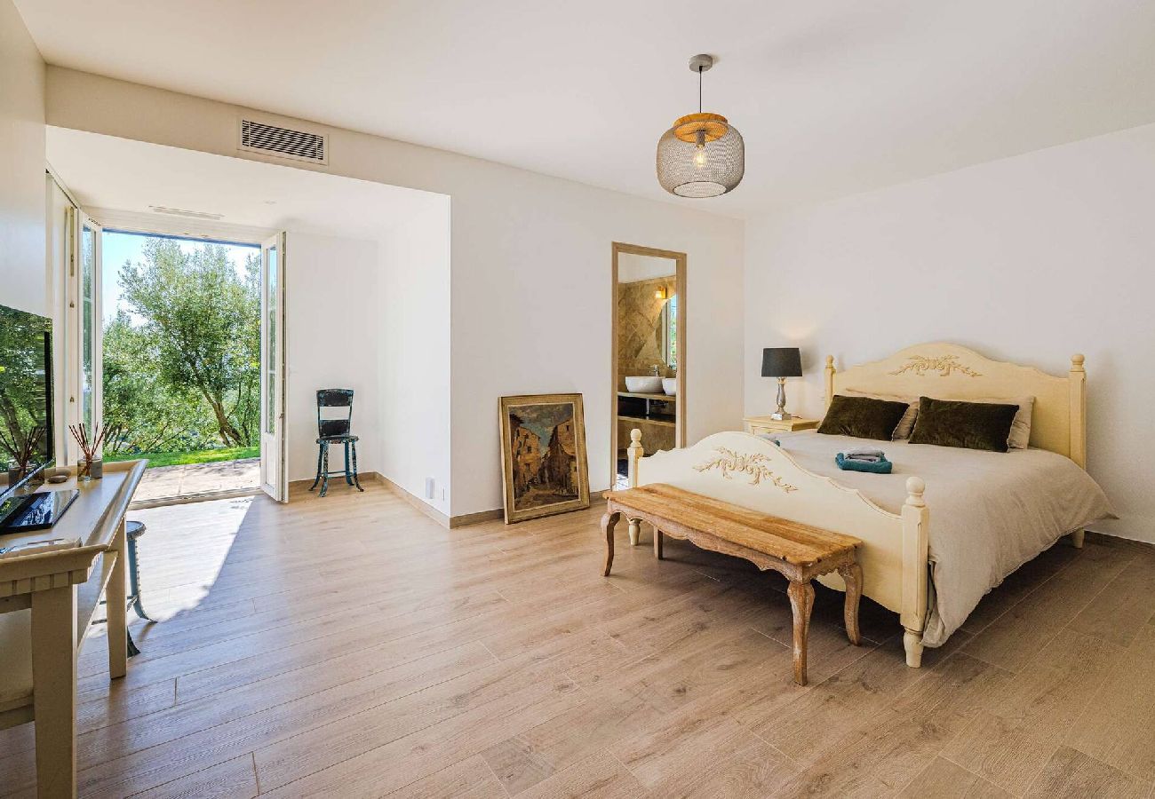 Maison à Tourrettes-sur-Loup - LE MAS D´AZUR