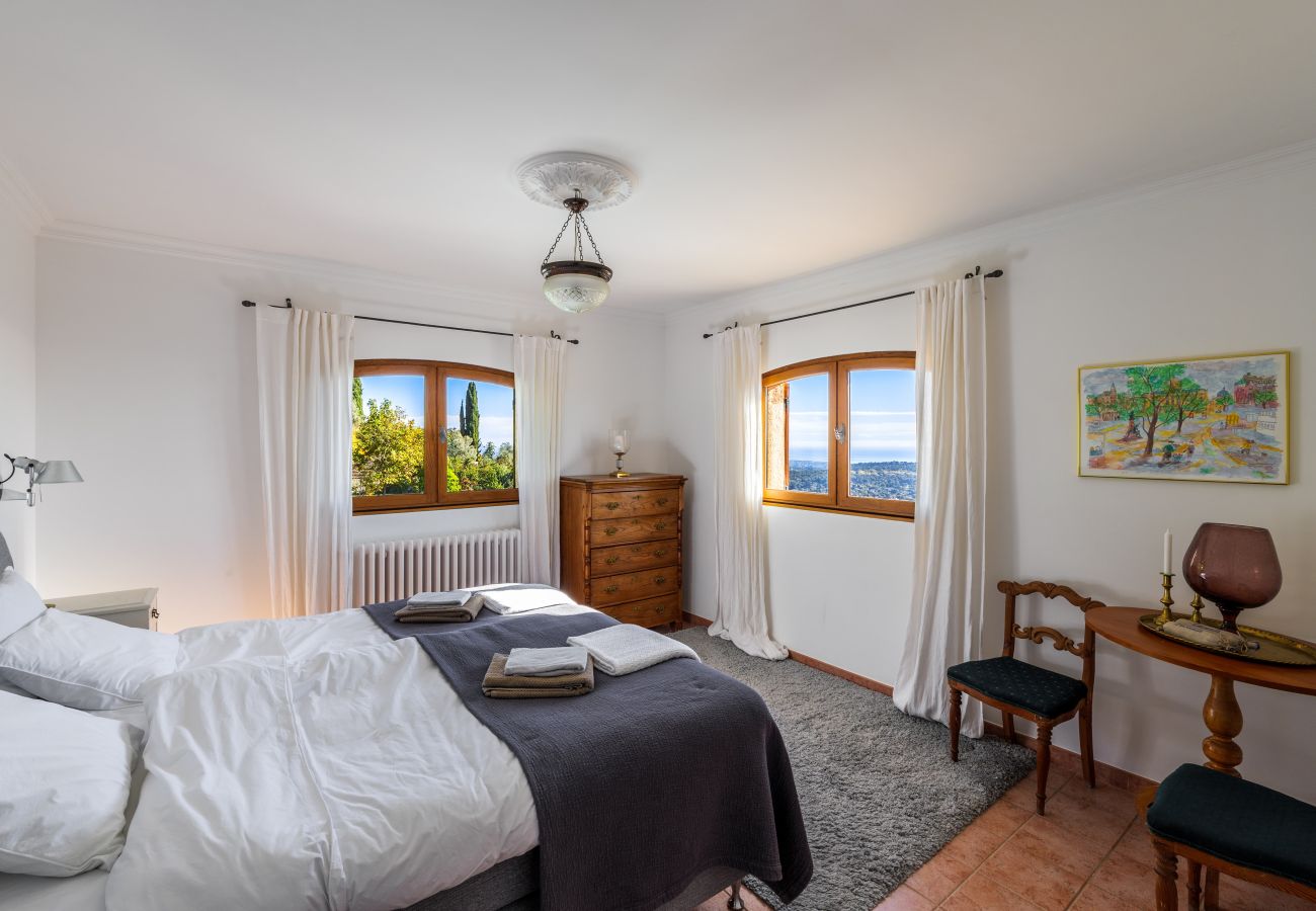 Villa à Tourrettes-sur-Loup - VILLA VIRETTES
