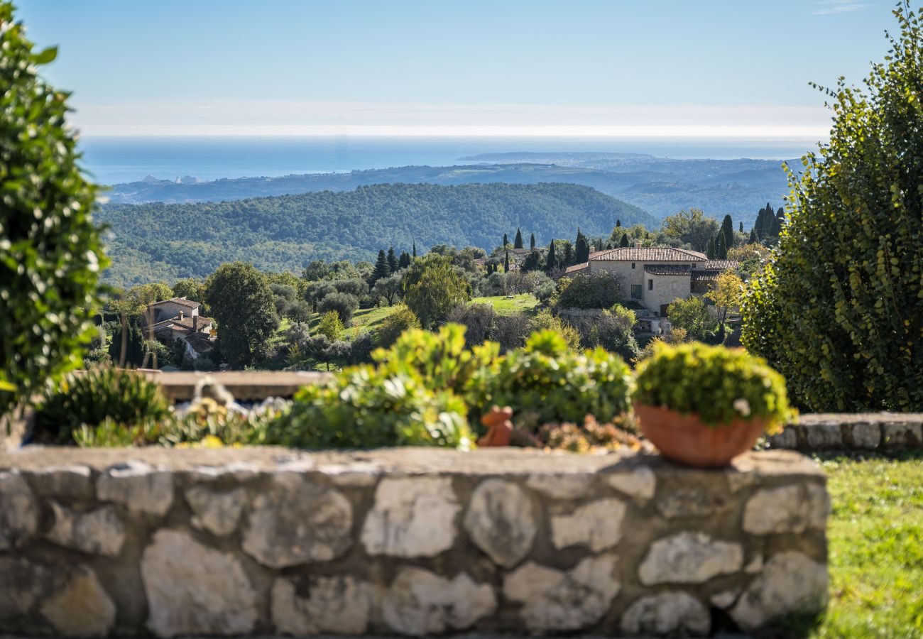 Villa à Tourrettes-sur-Loup - VILLA VIRETTES