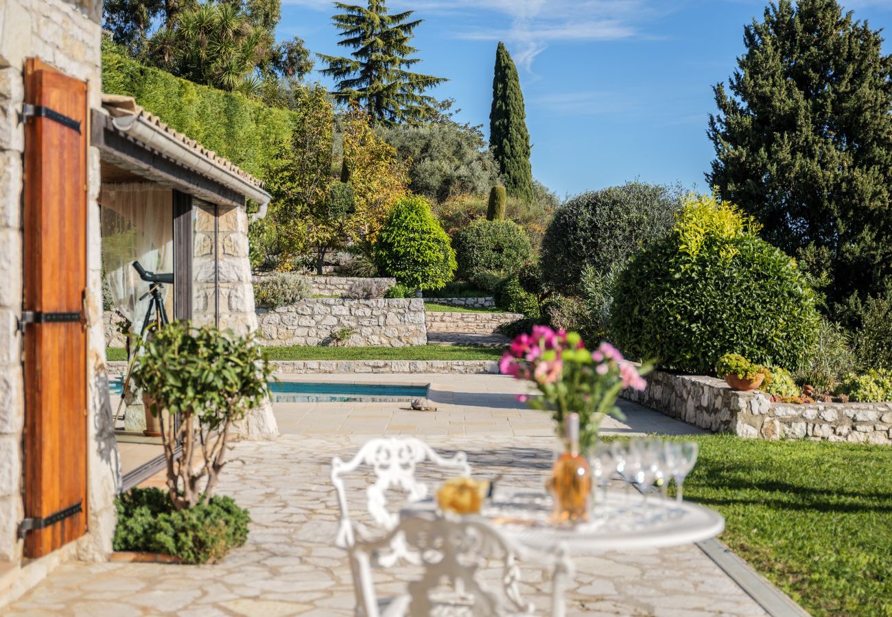 Villa à Tourrettes-sur-Loup - VILLA VIRETTES
