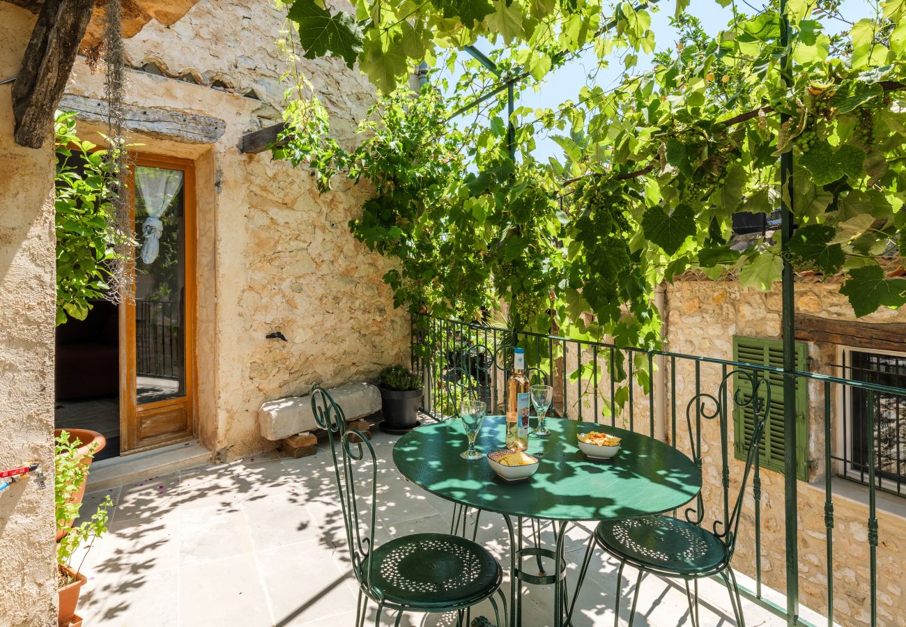 Appartement à Tourrettes-sur-Loup - APT LA FONTAINE