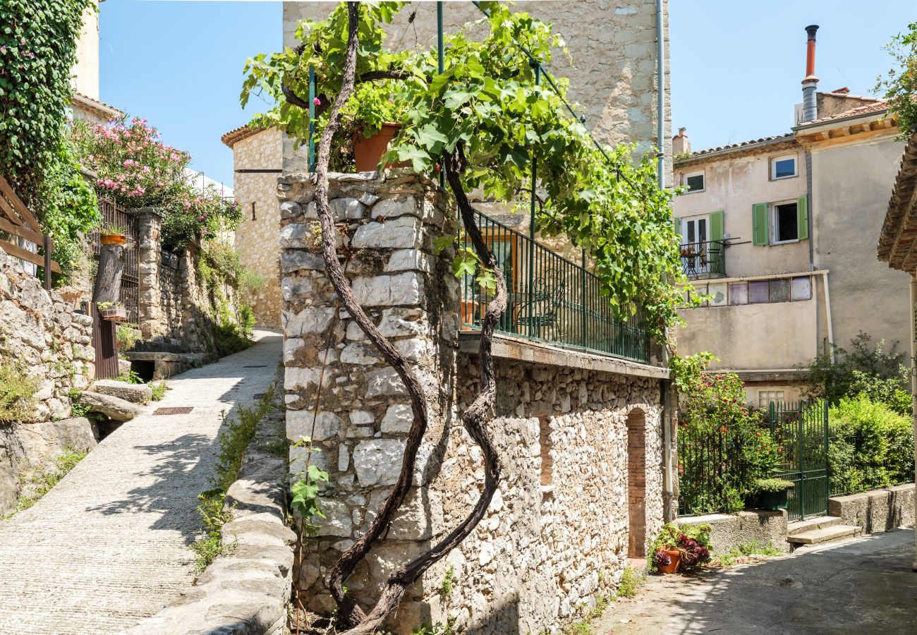 Appartement à Tourrettes-sur-Loup - APT LA FONTAINE