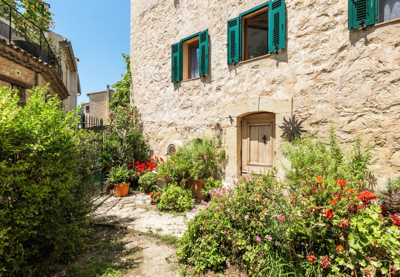 Appartement à Tourrettes-sur-Loup - APT LA FONTAINE