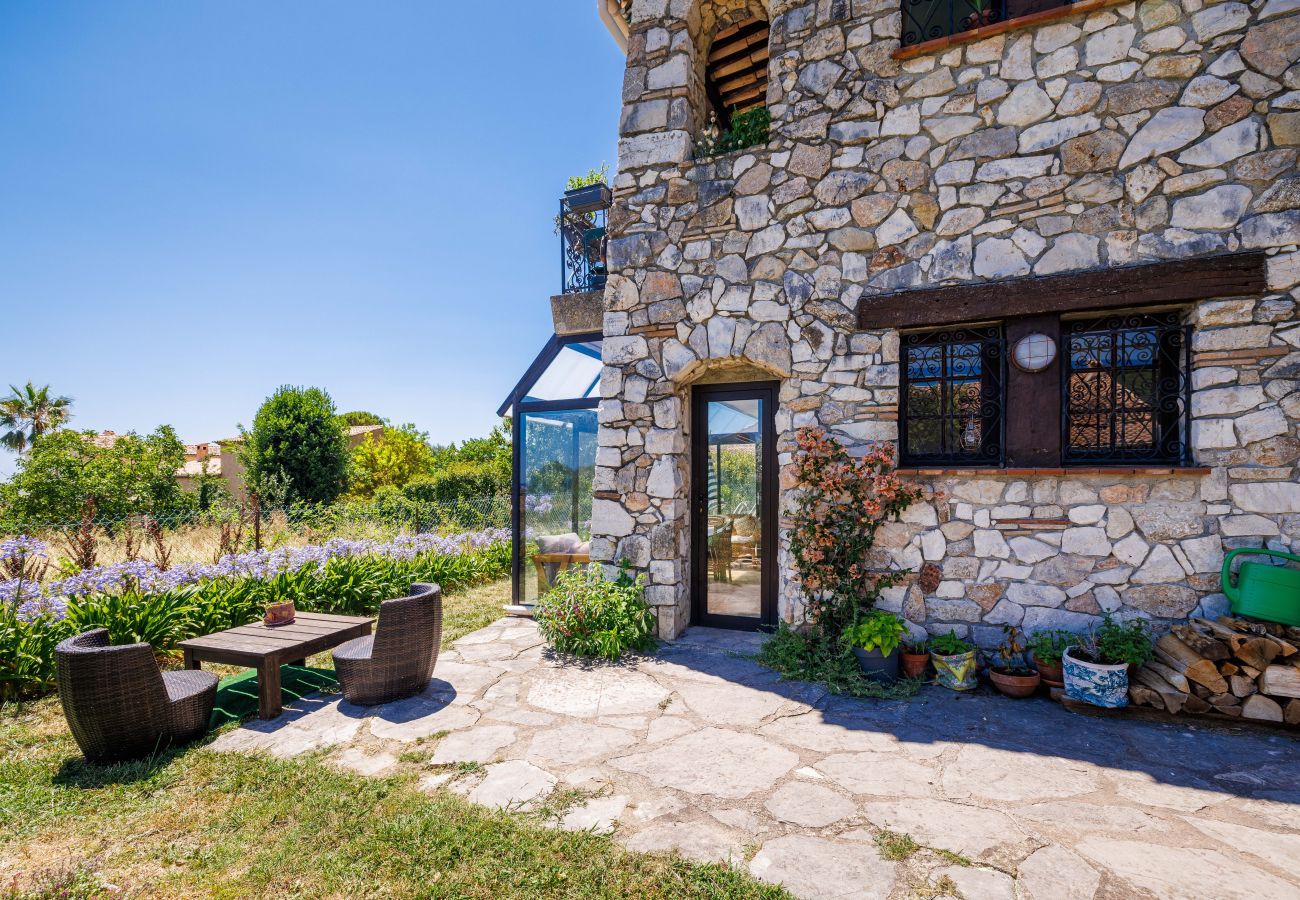 Maison à Tourrettes-sur-Loup - MAISON CANORGUES